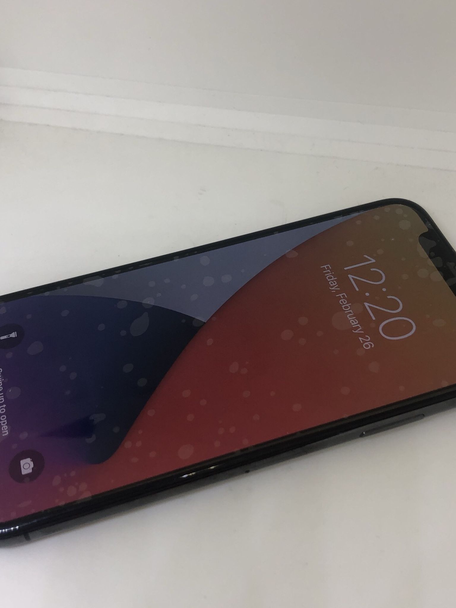 APPLE IPHONE X EXCELLENT CONDITION UNLOCK WITH FREE ACTIVATION AND ACCESSORIES