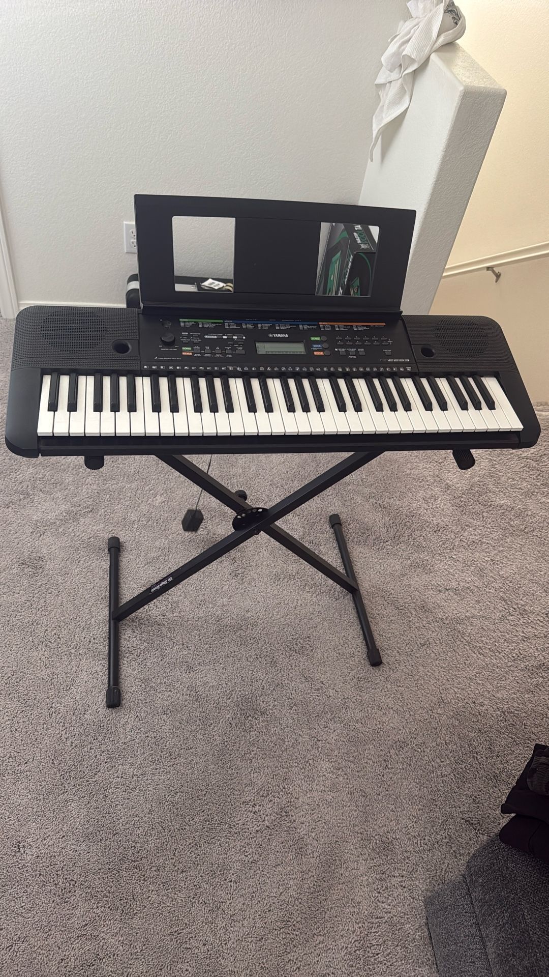 KEYBOARD YAMAHA