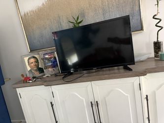 32 Inch TV