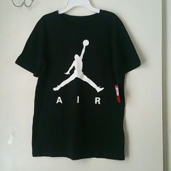 Youth boys Size: XL Air Jordan shirt