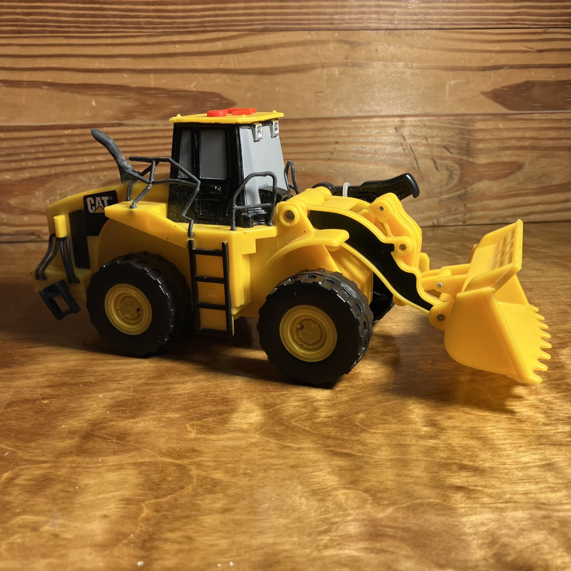 Cat Caterpillar Backhoe Toy State Plastic Battery Powered and Working
