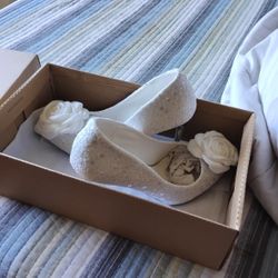 Brand New Never Worn Size 6 Women's 4.2 Inch Heels