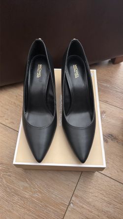 Size 9.5 Michael Kors Pumps