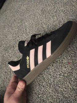 Adidas Women's Handball spezial Size 8