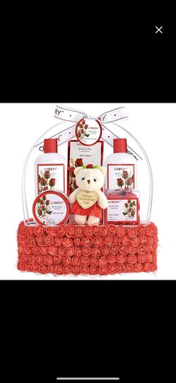 World Of Rose Gift Basket