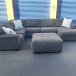 FREE DELIVERY!!! Gray 3 piece sectional couch with ottoman 