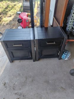 Set of night stand dressers