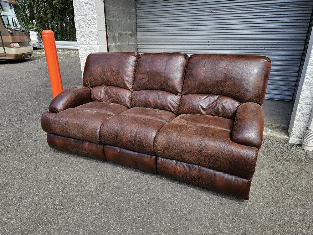 Beautiful Leather Recliner, 3 Seater - Free Delivery 🛻💨