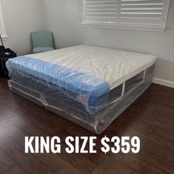 NEW Mattress King Size Plush Pillowtop and Box Spring // Delivery Available 🚛