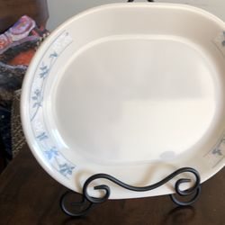 Serving plate by corelle