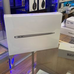 13”MacBook Air M1 256SSD.  Sealed 
