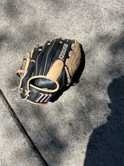 Marucci MRJI1150BB Baseball Glove