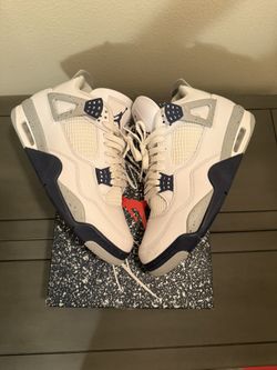 Size 10.5M - Jordan 4 Midnight Navy