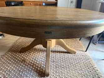 Round Wood Pedestal Dining Table