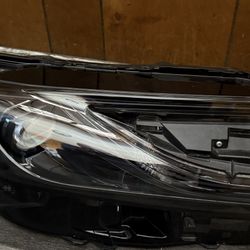 2025 Toyota Camry Right headlight