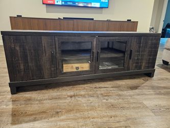 Tv entertainment console