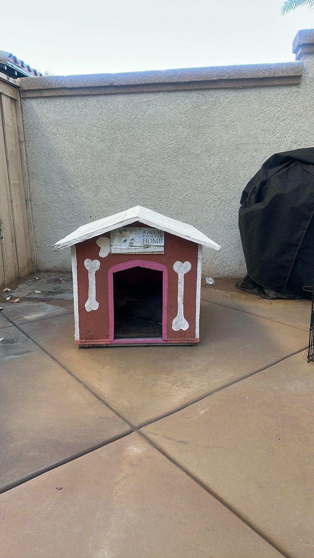 Free Dog House