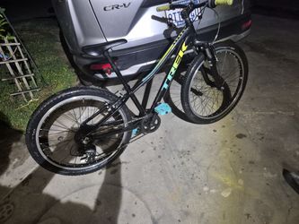 TREK BIKE  24"