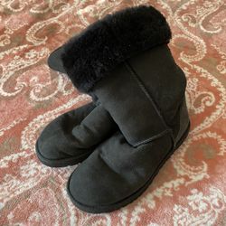 Like New Black Size 8 Ugg’s Boots