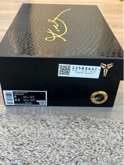 Shoes size 8