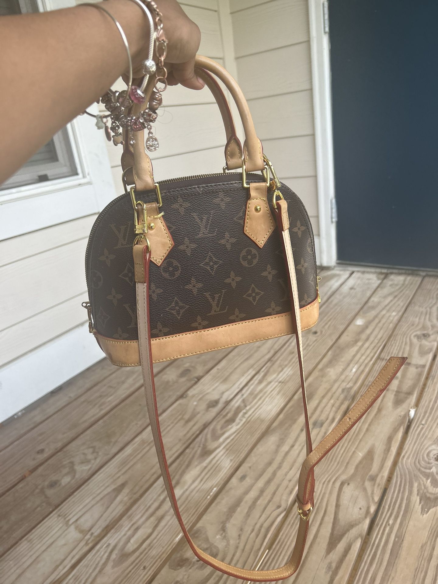 Authentic Louis Vuitton Luggage for Sale in Katy, TX - OfferUp