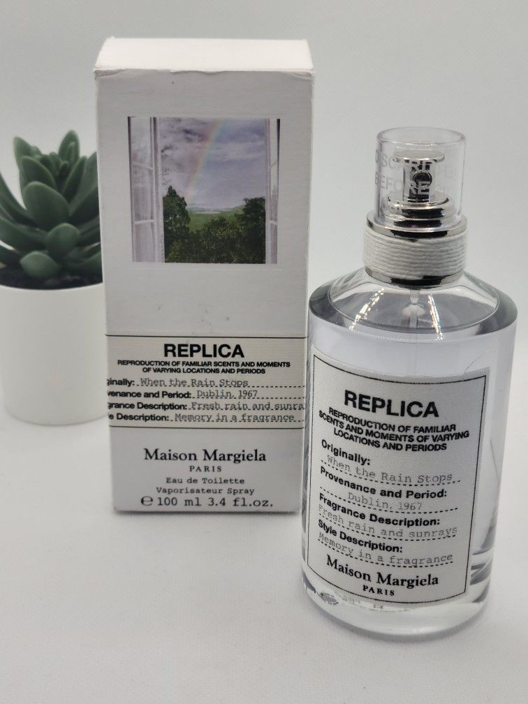 Maison Margiela  Paris REPLICA
When The Rain Stops
Fresh Rain And Sunrays
Memory in a fragrance 
Eau De Toilette 
3.4 fl