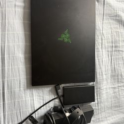 Razer Blade 16 5090 4TB 64GB RAM AMD Ryzen AI 9