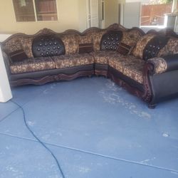 Beautiful 3 Piece Sofa