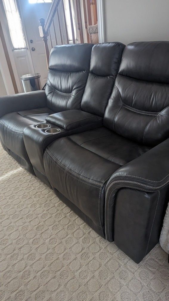 2-seat Leather Power Recliner Loveseat  w/ USB