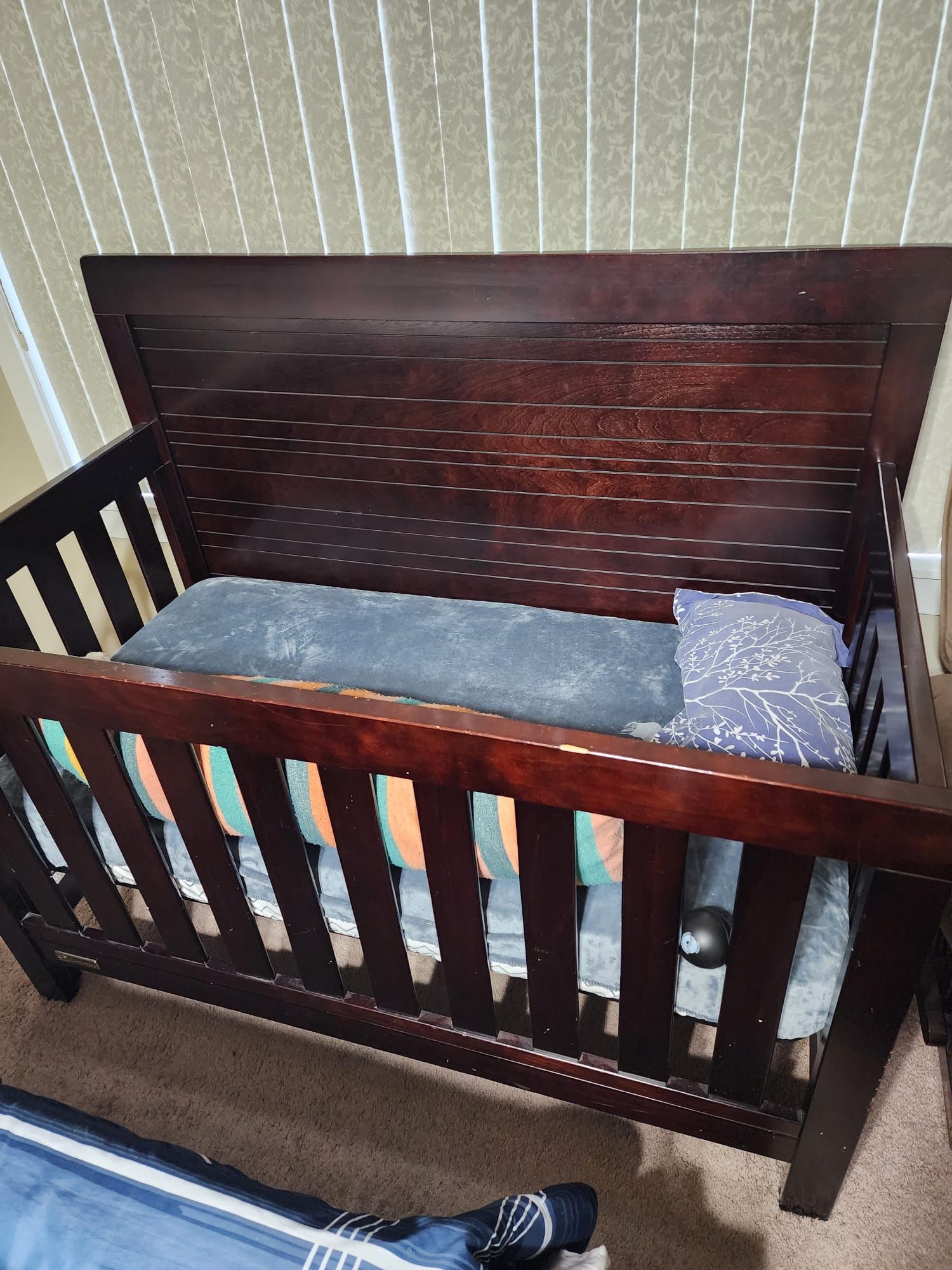 Baby crib