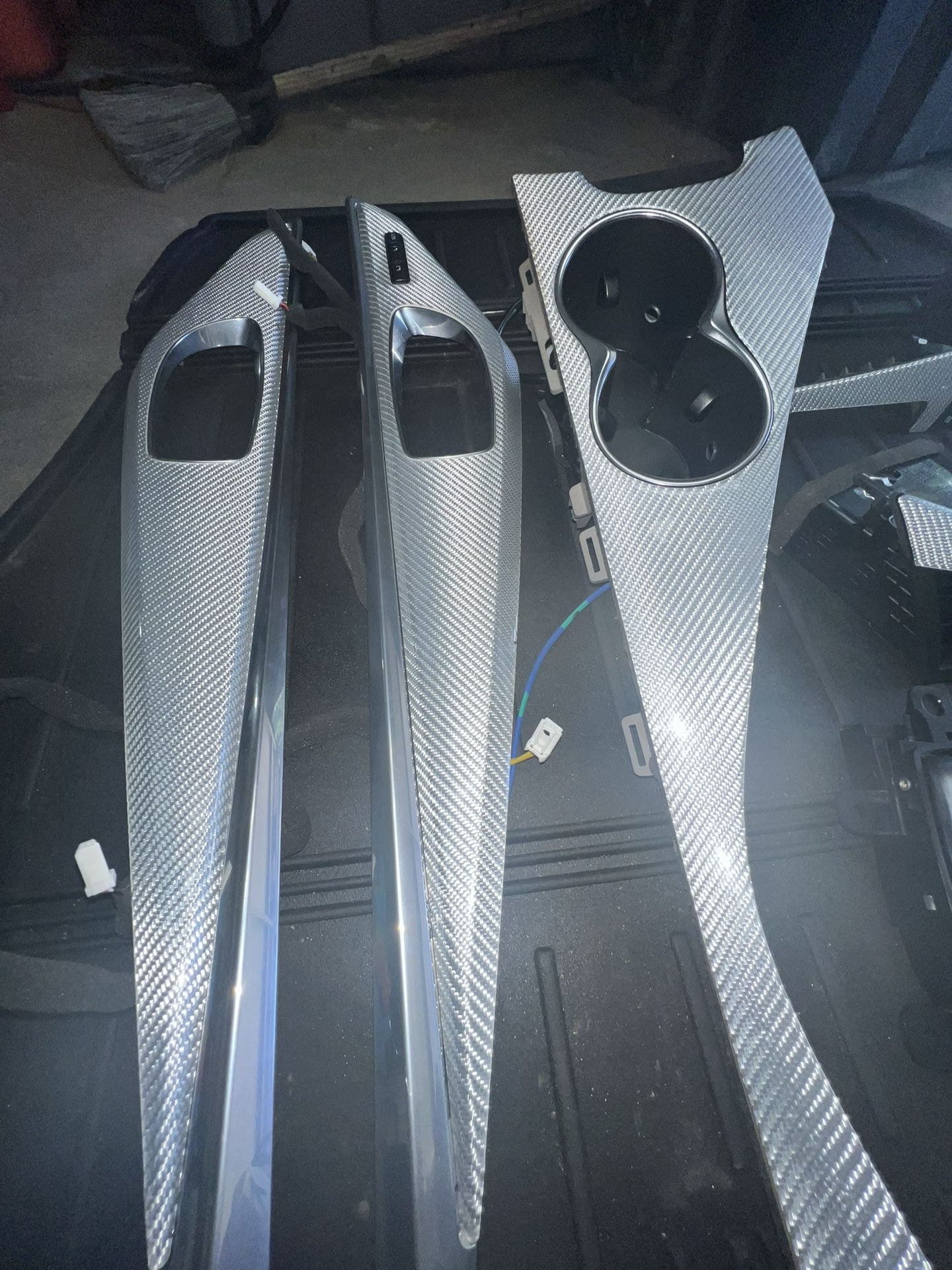 INFINITI Q60 CARBON FIBER TRIM