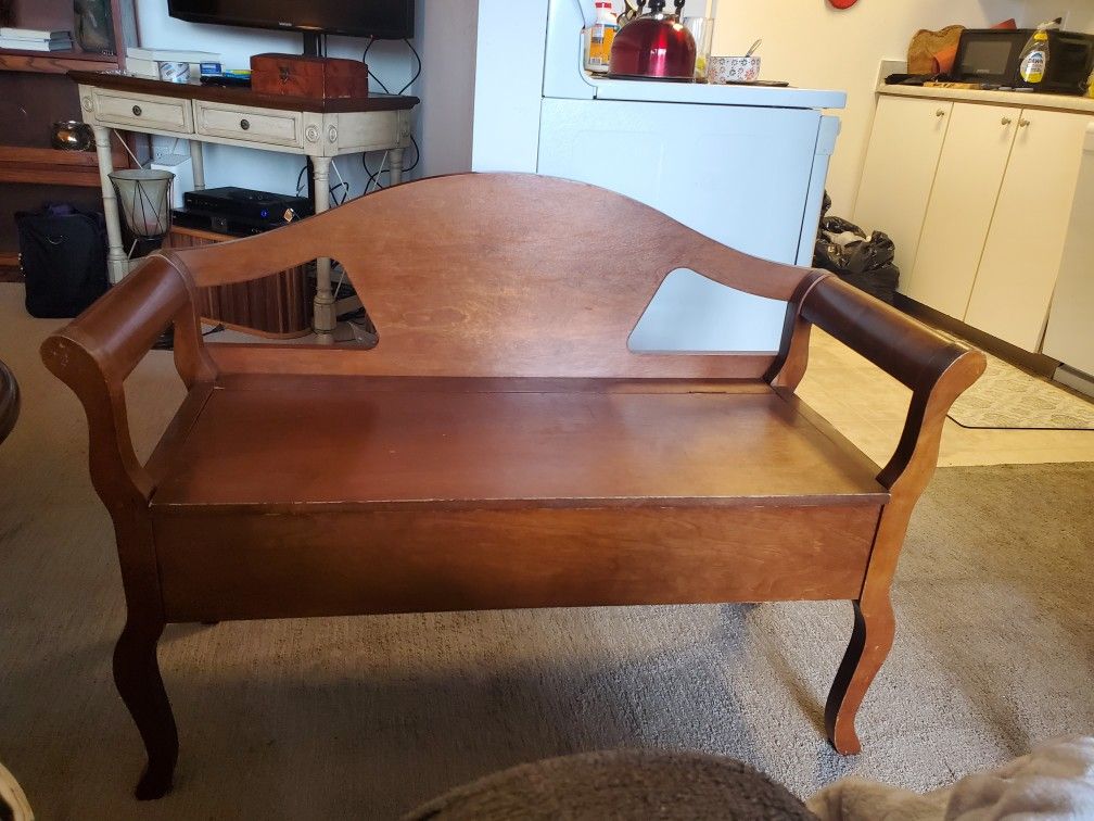 Cue Little Piano Bench Giving Away For Free