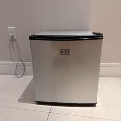 BLACK+DECKER Mini Fridge