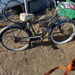 Vintage Woman’s, Schwinn Beach Cruiser bicycle
