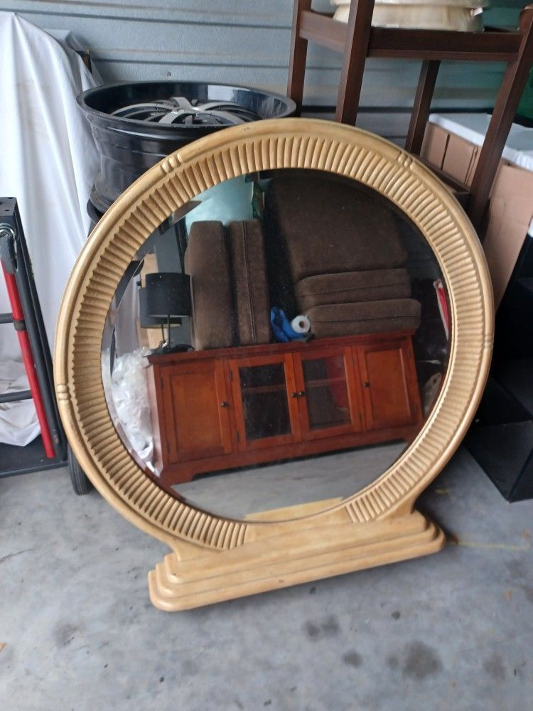 Dresser mirror