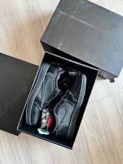Size 7 women jordan 1 low
