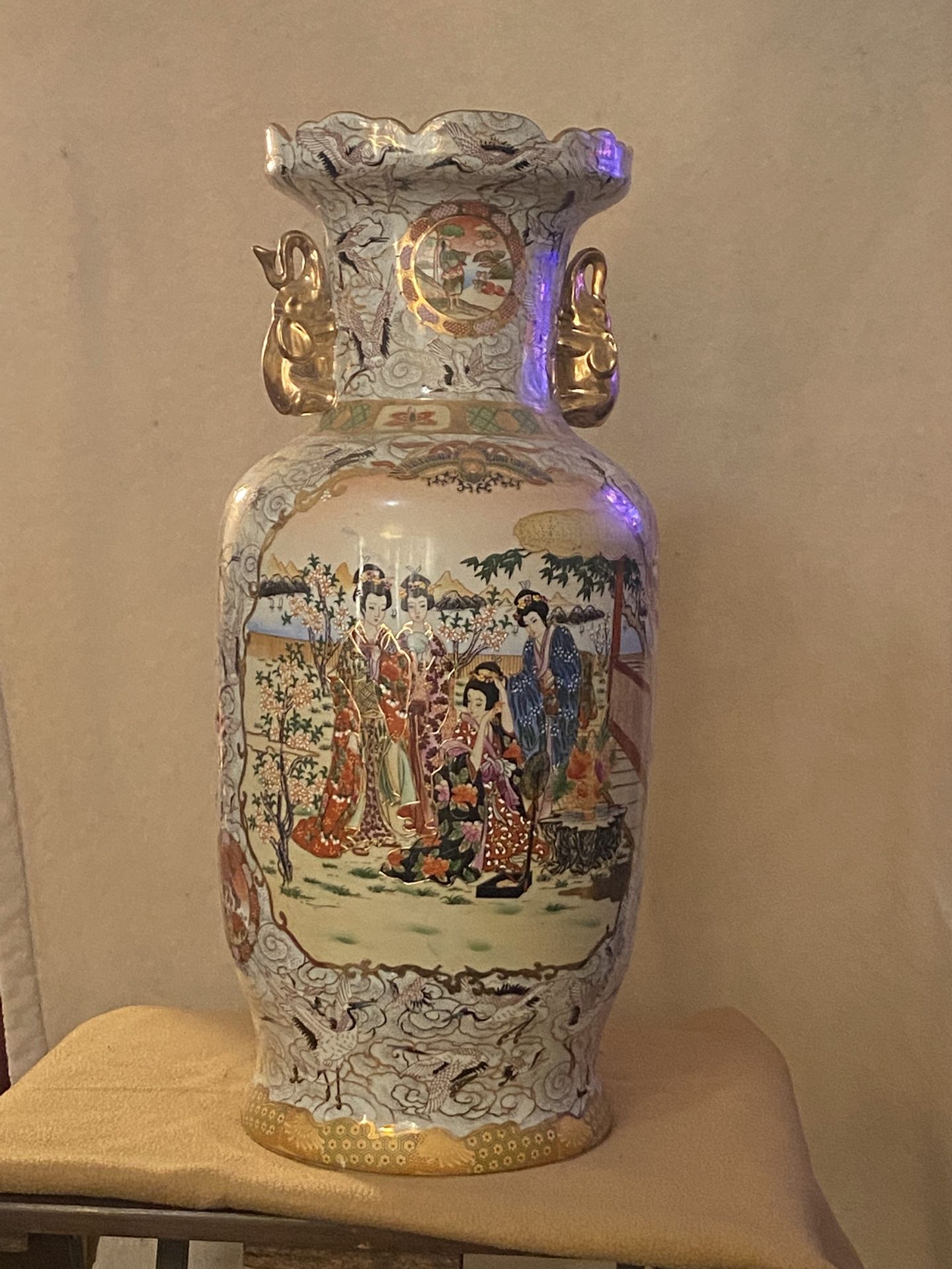 Vintage Asian Porcelain Vase W/ Gold Elephants Satsuma