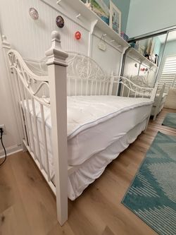 White Metal Daybed with Trundle — Twin, Rarely Used