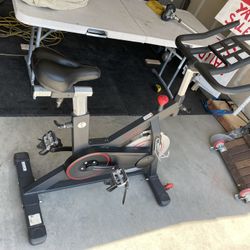 Sunny Health & Fitness Magnetic Belt Drive Indoor Bike