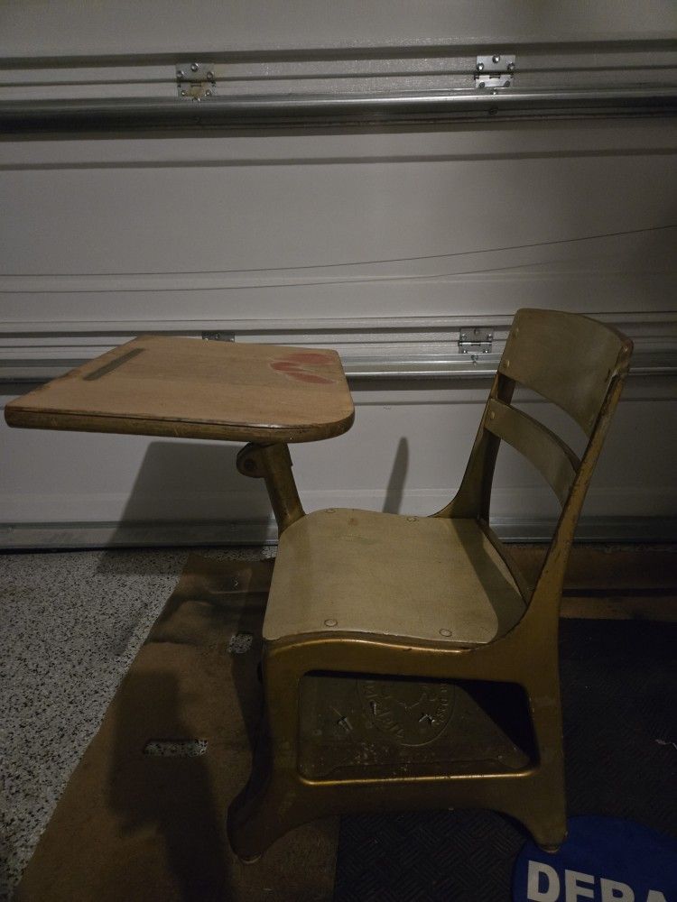 Kid's School Desk In Great Condition