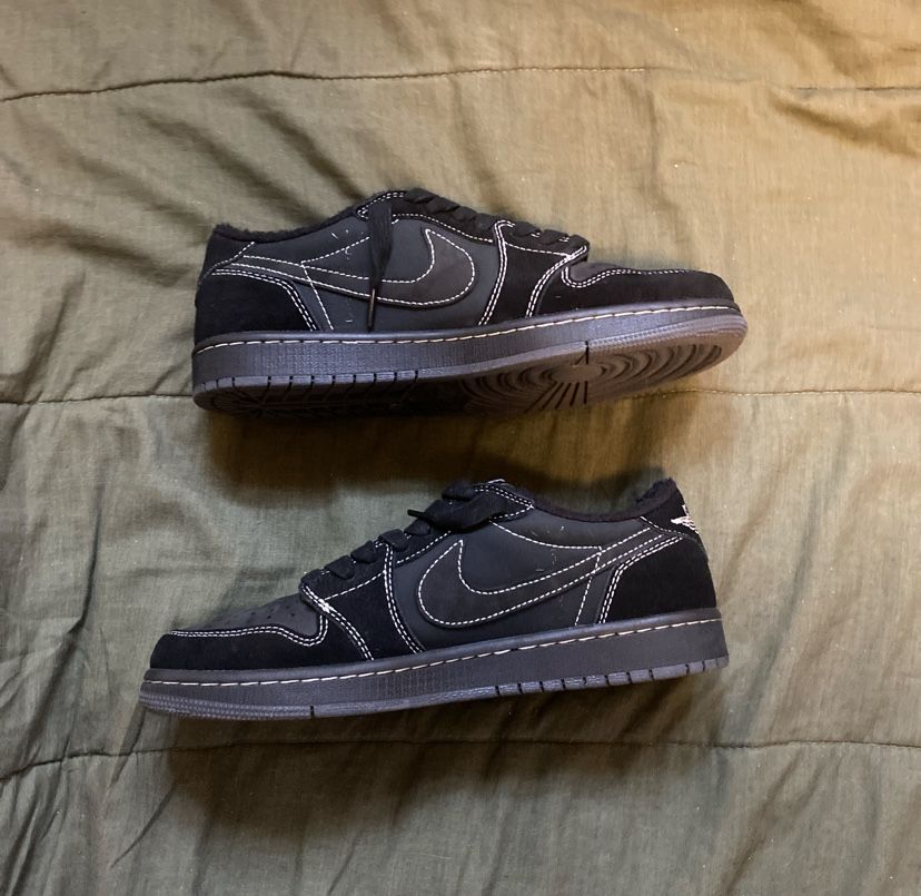 TRAVIS SCOTTS DUNK LOWS