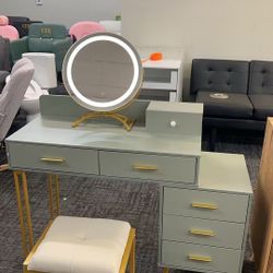🔥🔥🔥🔥Vanity Desk with Mirror and Lights $170 assembled 