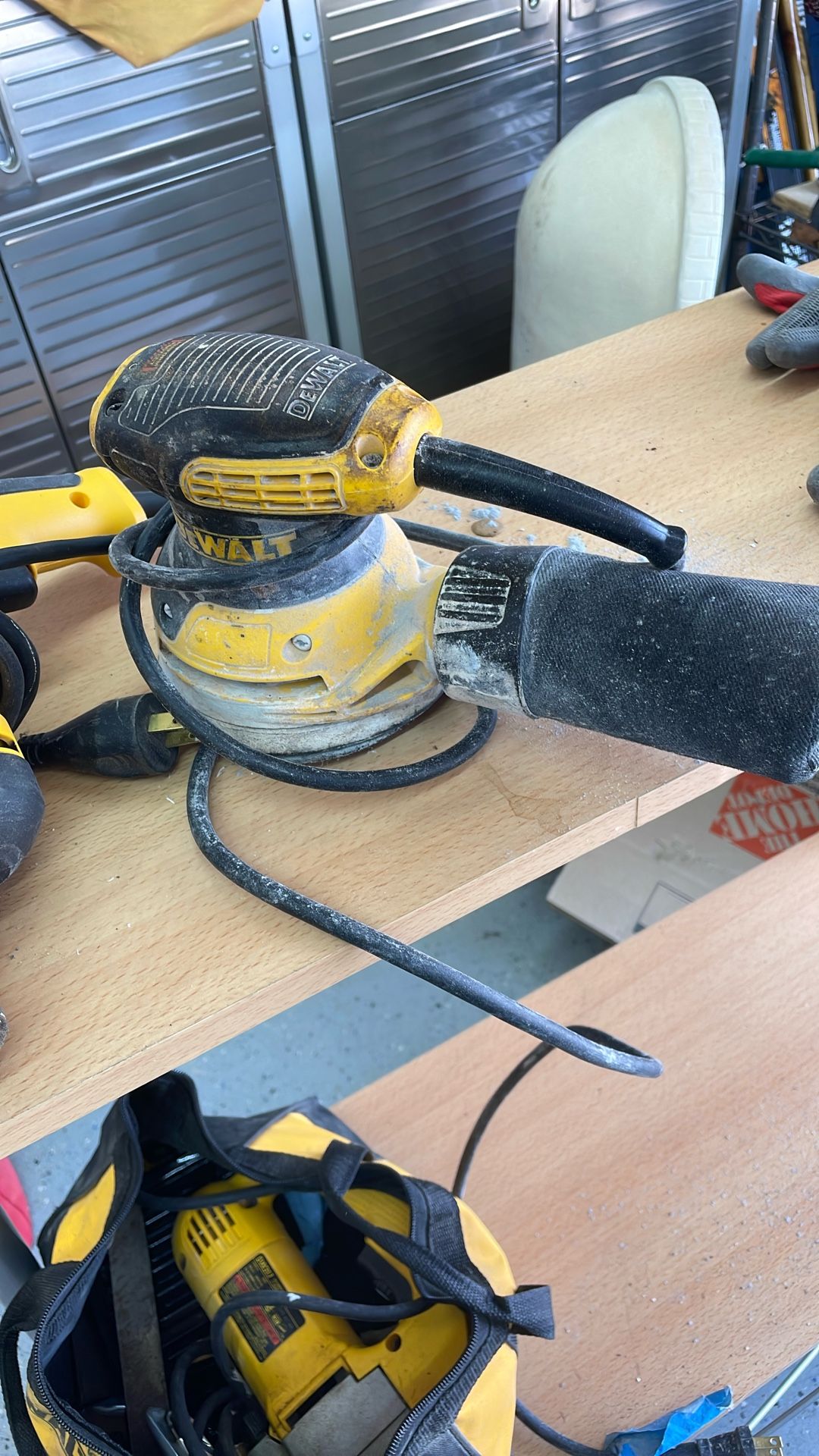 Dewalt orbital sander