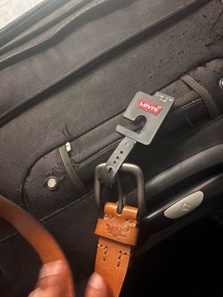 Levi’s leather belt