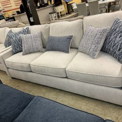 Update Your Living Room With This Beautiful Living Room Set. Financing Available!!