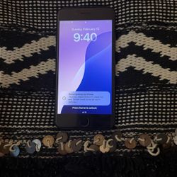 iPhone SE Unlocked