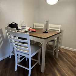Kitchen table 