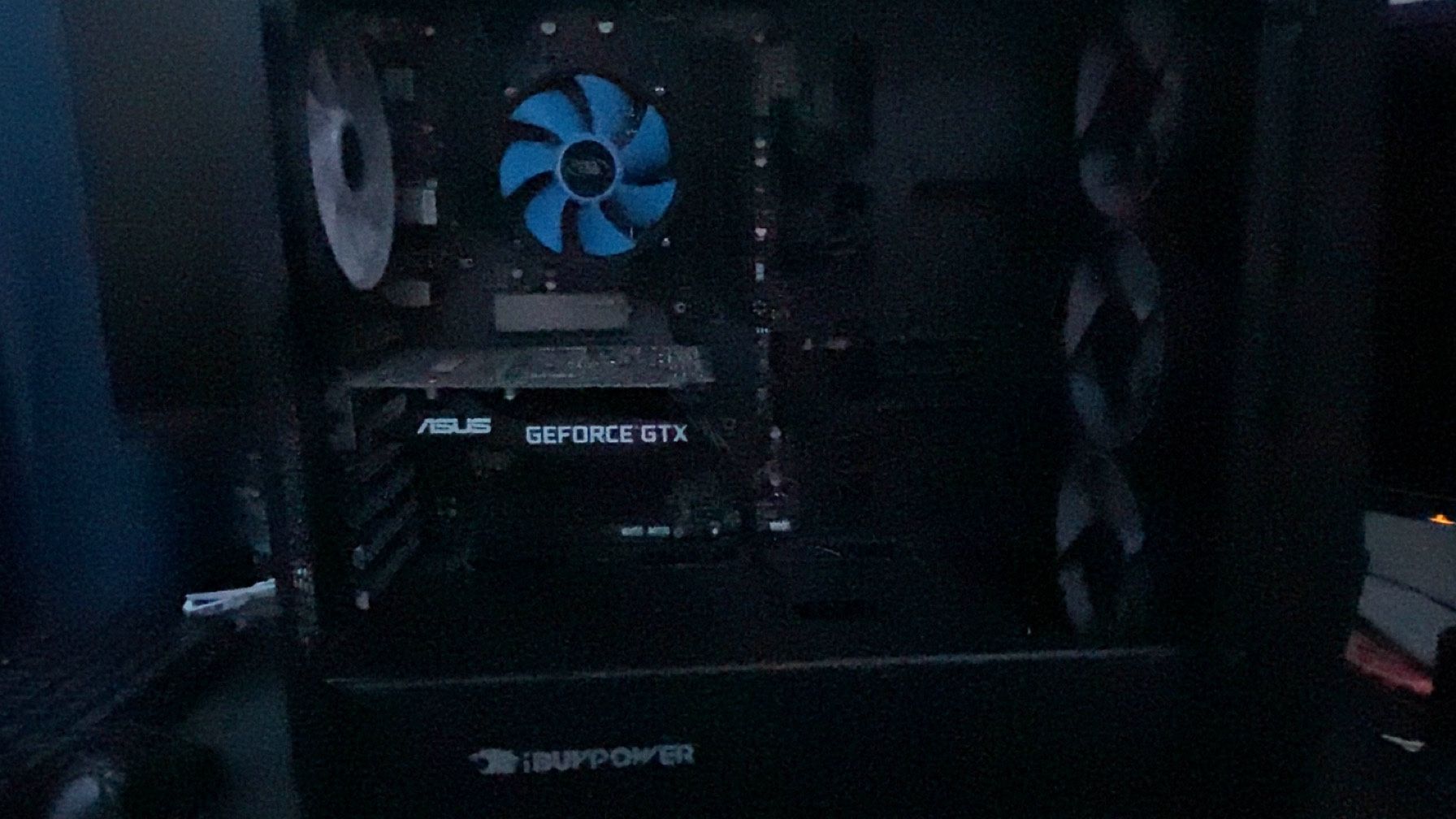 Amazing Gaming Pc With Peripherals.