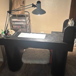 Nail Desk 