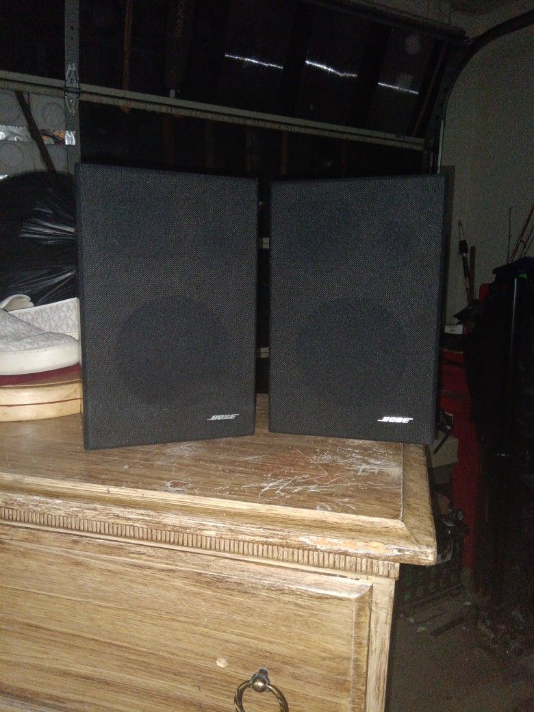 Bose Speakers Set Of 2